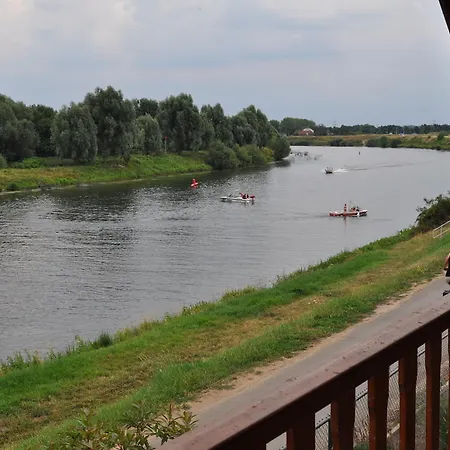 Thuiskomen, Genieten Aan Het Water *