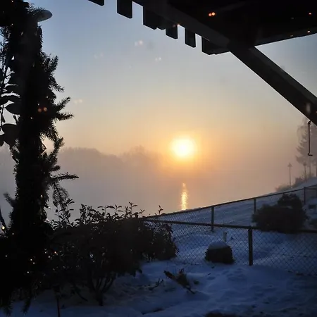 Chalet Thuiskomen, Genieten Aan Het Water